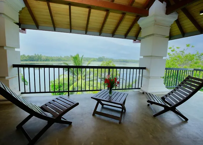 Diya Dahara Lake Resort