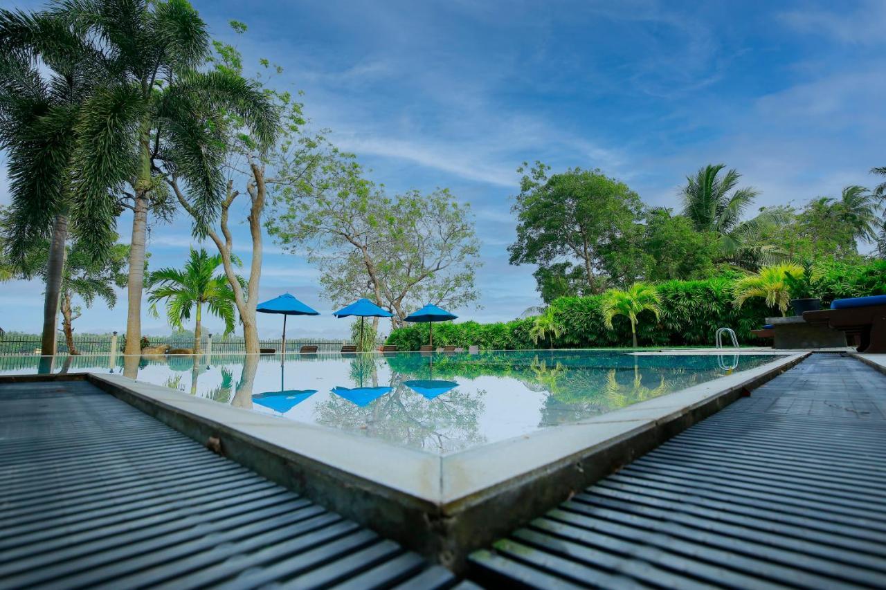 Diya Dahara Lake Resort Resort Tissamaharama