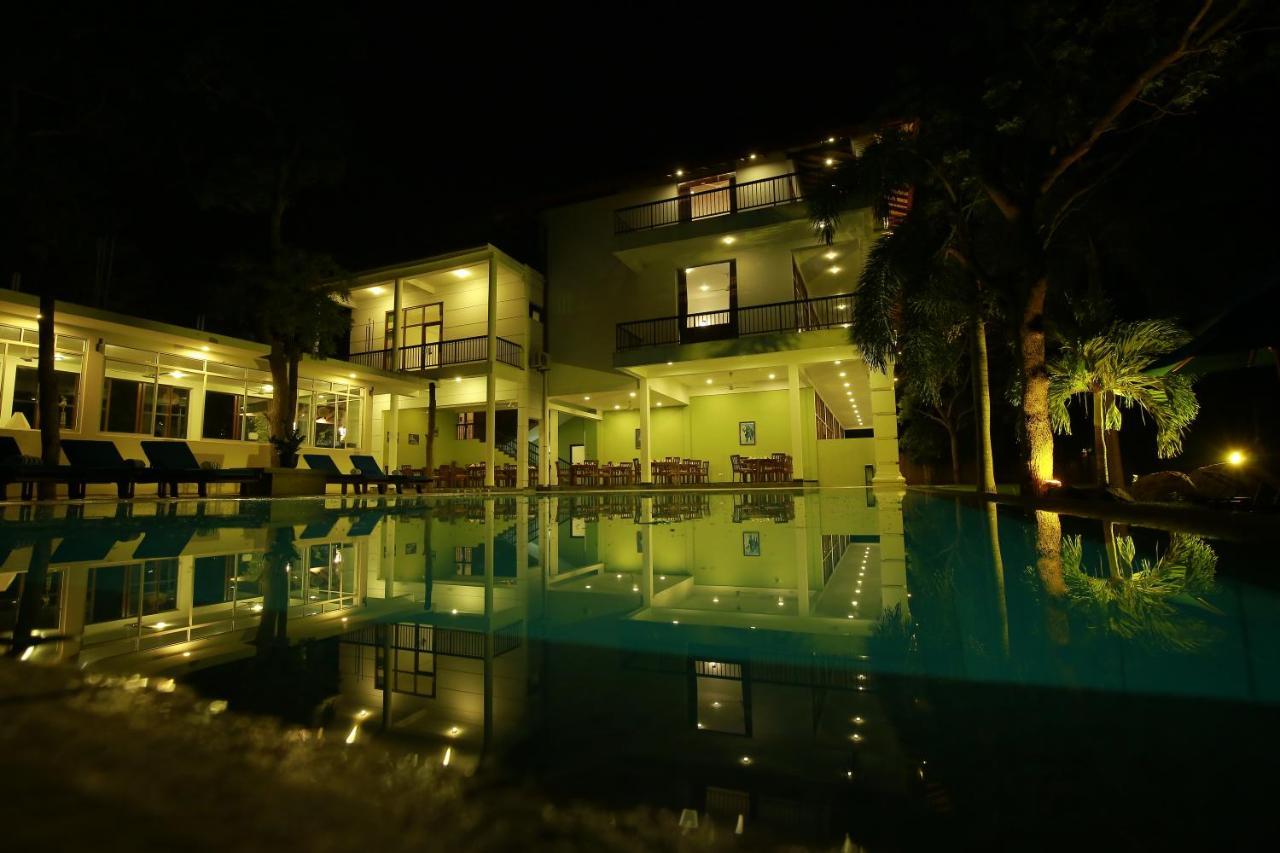 Diya Dahara Lake Resort 4* Tissamaharama