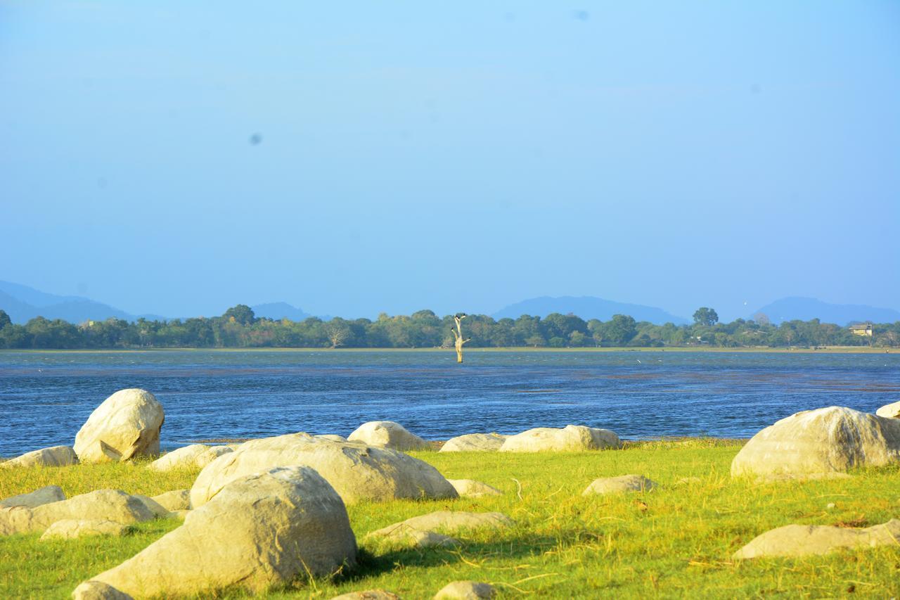Resort Diya Dahara Lake Resort