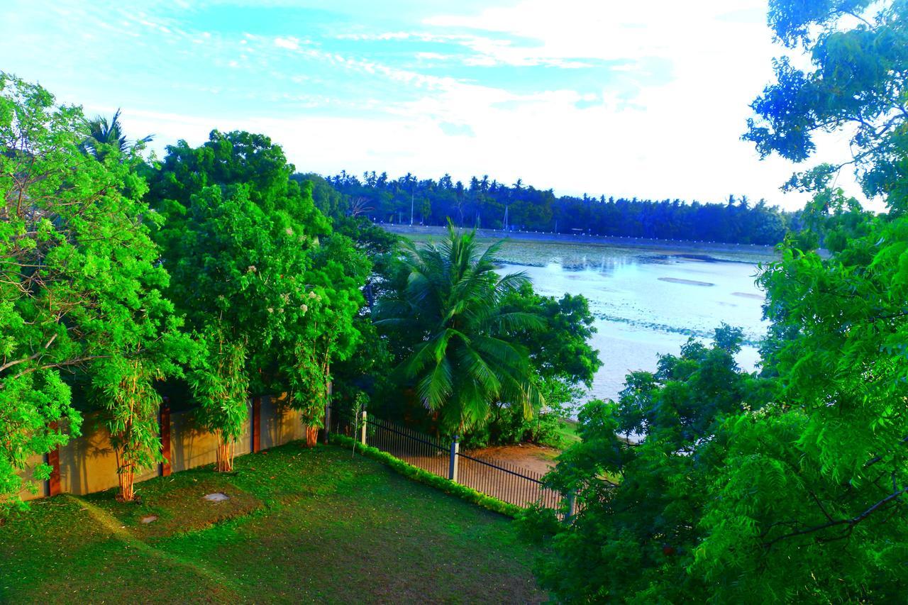 Diya Dahara Lake Resort 4* Tissamaharama