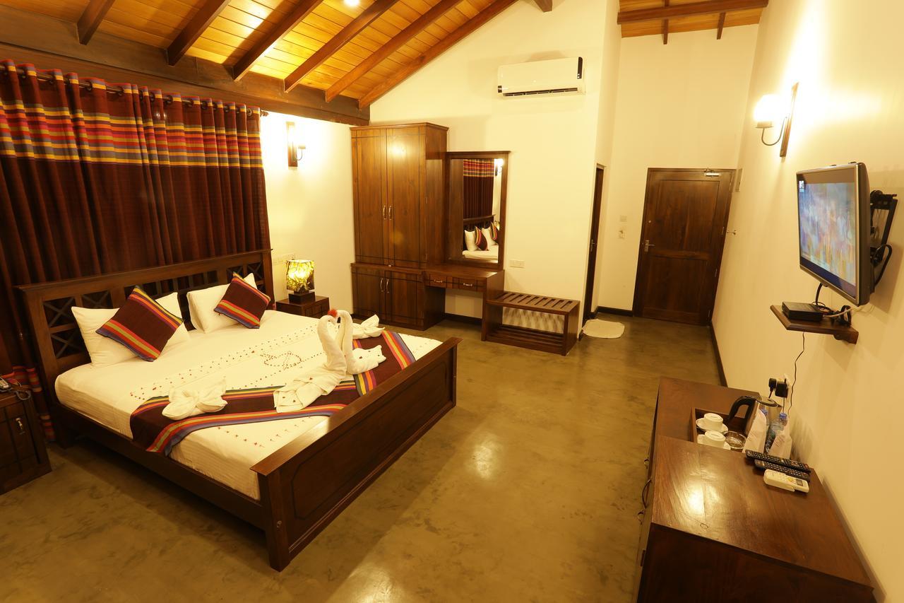 Resort Diya Dahara Lake Resort Yala