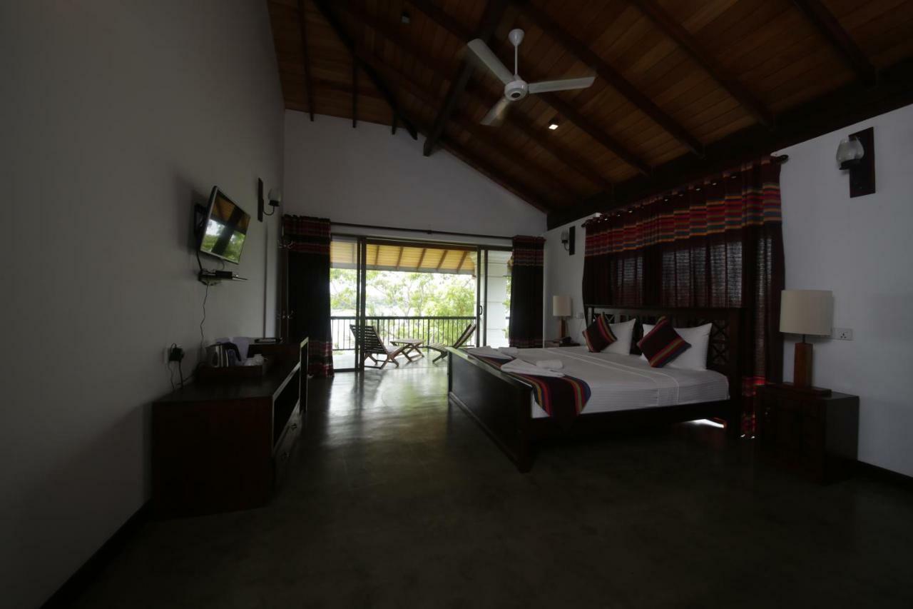 Diya Dahara Lake Resort Tissamaharama